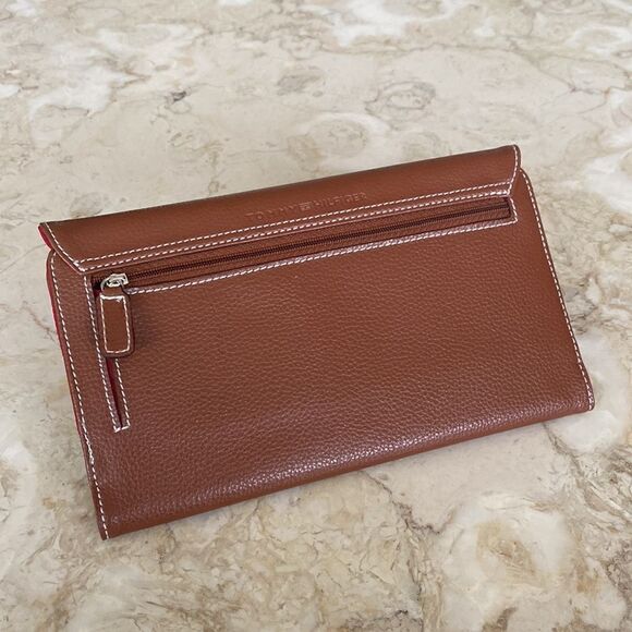 Tommy Hilfiger Large Travel Wallet - Picture 2 of 13